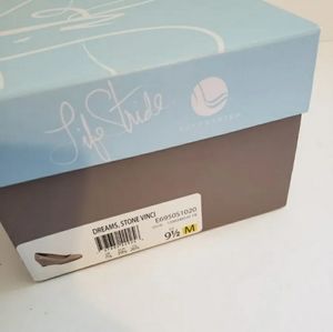 Life stride  comfort flex pumps